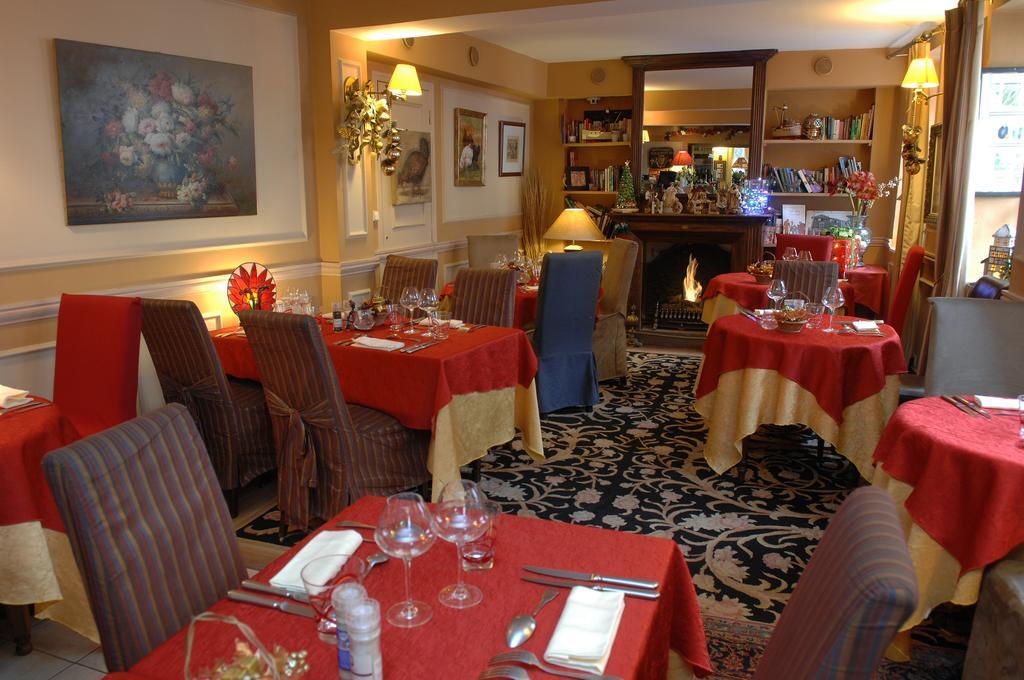 Hostellerie Du Prieure Saint-Prix  Exterior foto