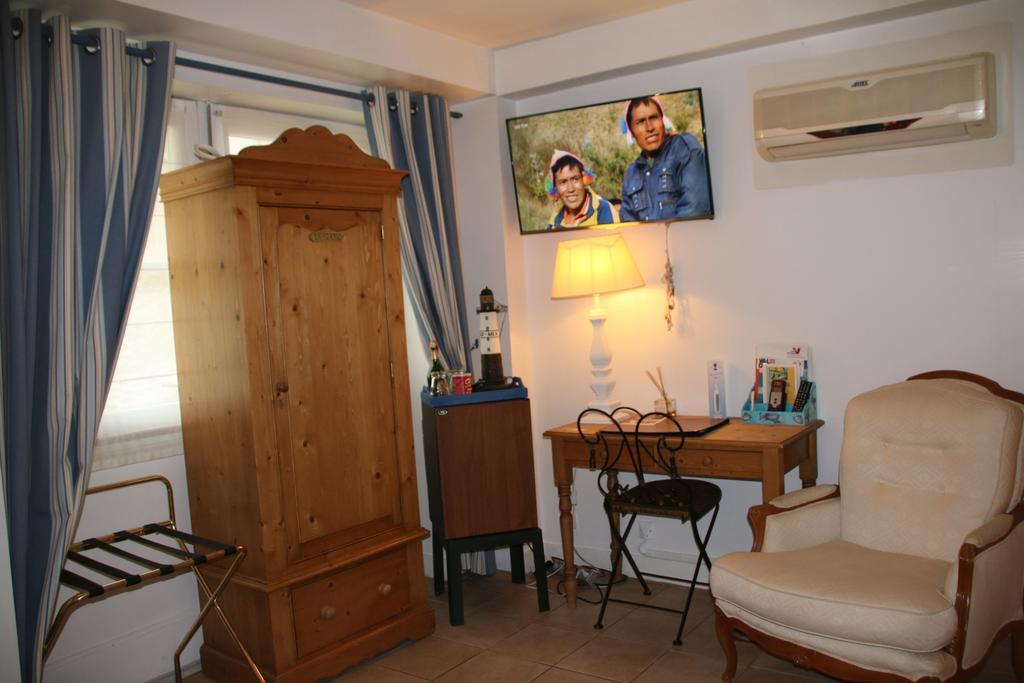 Hostellerie Du Prieure Saint-Prix  Exterior foto