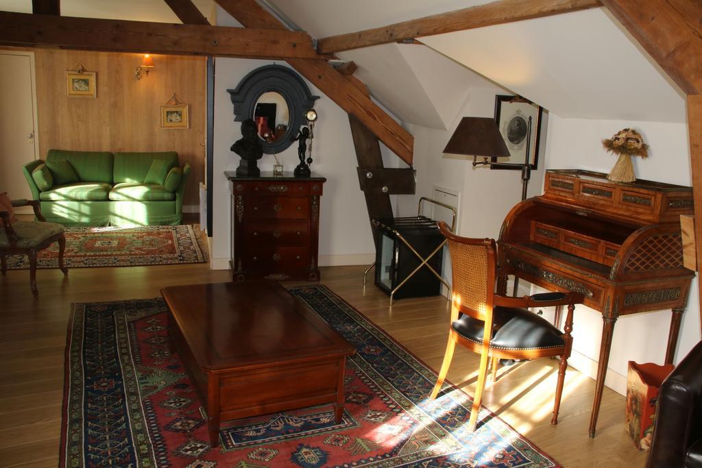 Hostellerie Du Prieure Saint-Prix  Exterior foto