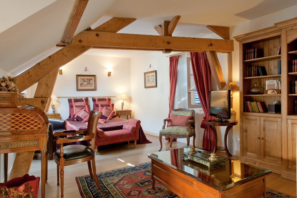 Hostellerie Du Prieure Saint-Prix  Exterior foto