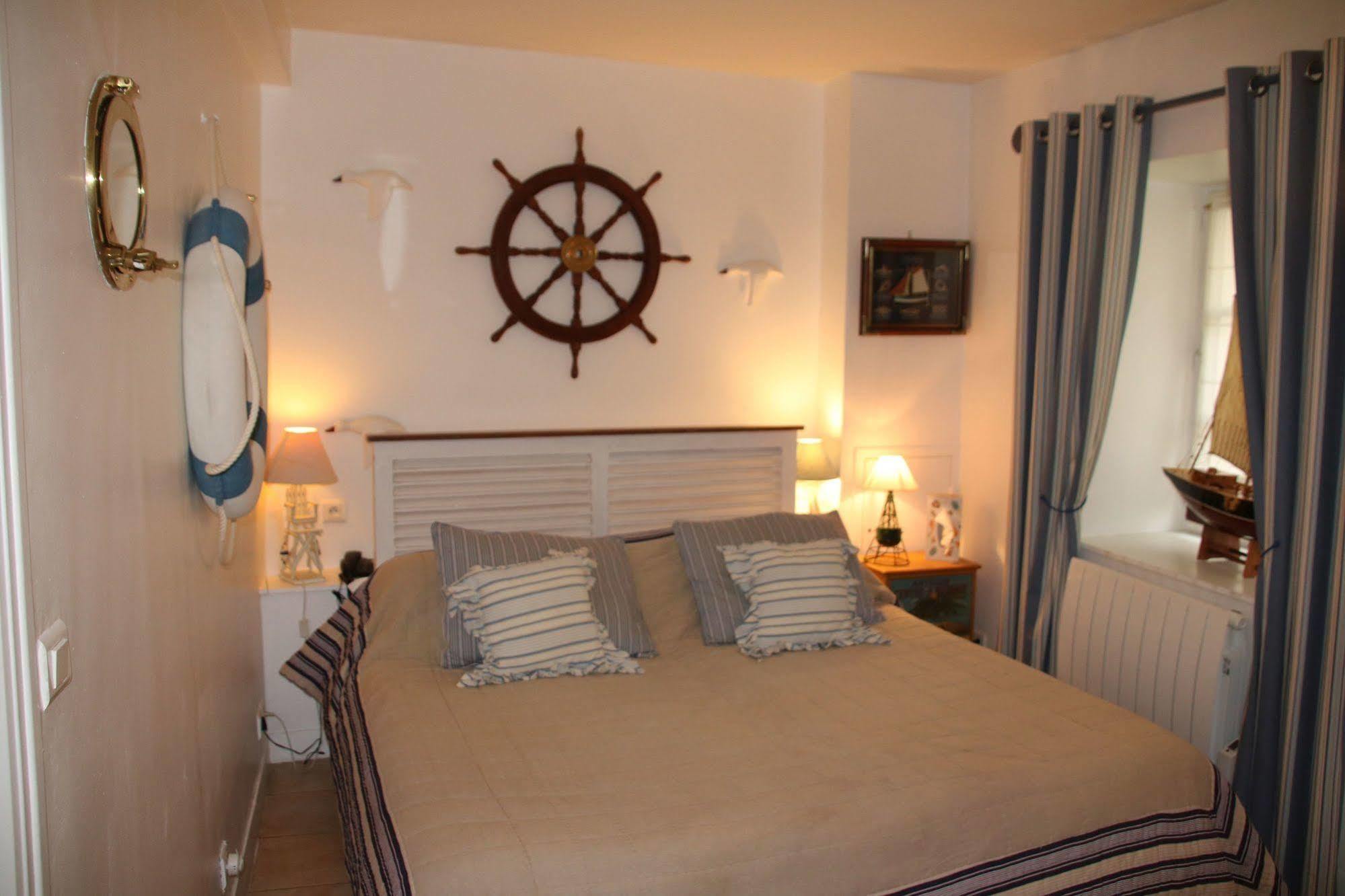Hostellerie Du Prieure Saint-Prix  Exterior foto
