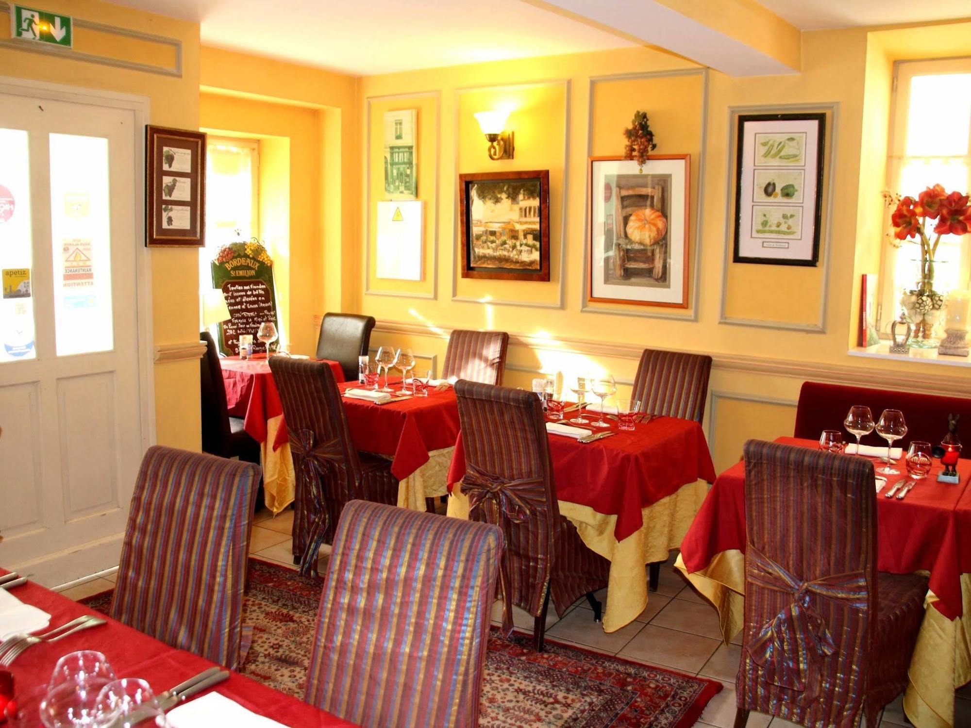 Hostellerie Du Prieure Saint-Prix  Exterior foto